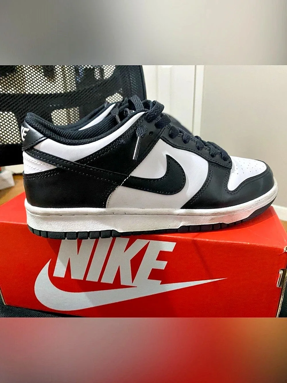 Nike Dunk Low (GS) 'Panda' Black & White Girls US 6Y